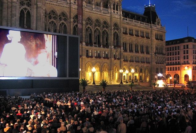 Какие музыкальные фильмы можно будет посмотреть на большом экране под открытым небом в рамках Пятого Венского фестиваля музыкальных фильмов