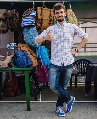 Александр Кредшев, 24 года, магазин GulоGulо. Экстрим: родился. «Роуп-джампинг. И в полете сделать что-нибудь необычное: с девушкой на руках прыгнуть или заключить контракт по телефону».