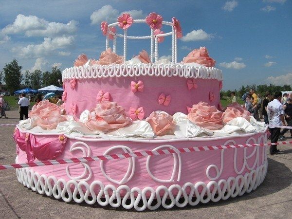В Челябинске собираются испечь гигантский торт