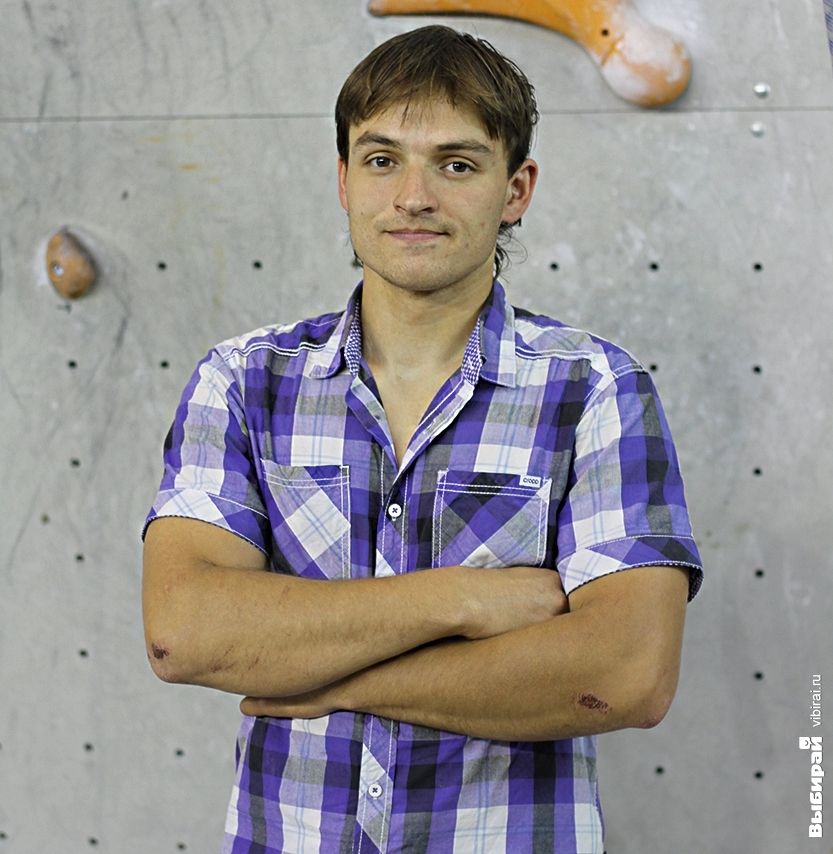 Алексей, 28 лет, инструктор «Школы лазания»: «На городской «биг-бен».