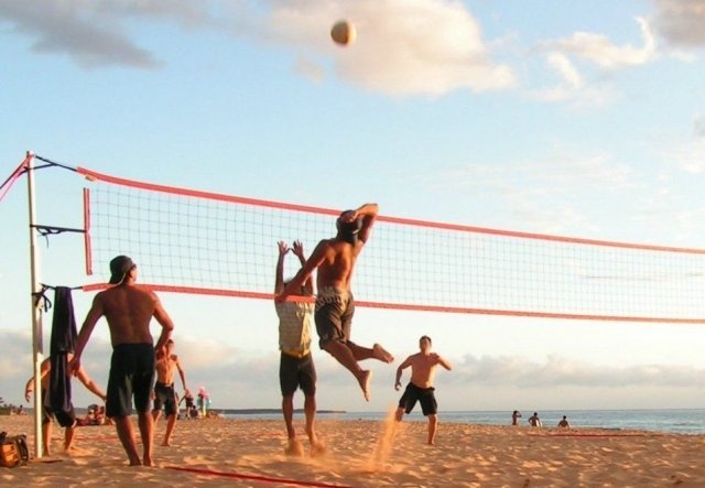 На Гидропарке проходит Чемпионат Украины по пляжному волейболу