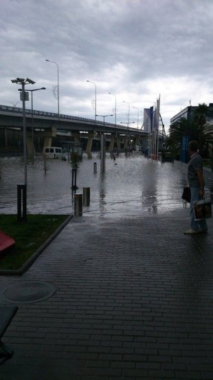 Потоп в Адлере - собираем фотки из Соцсетей