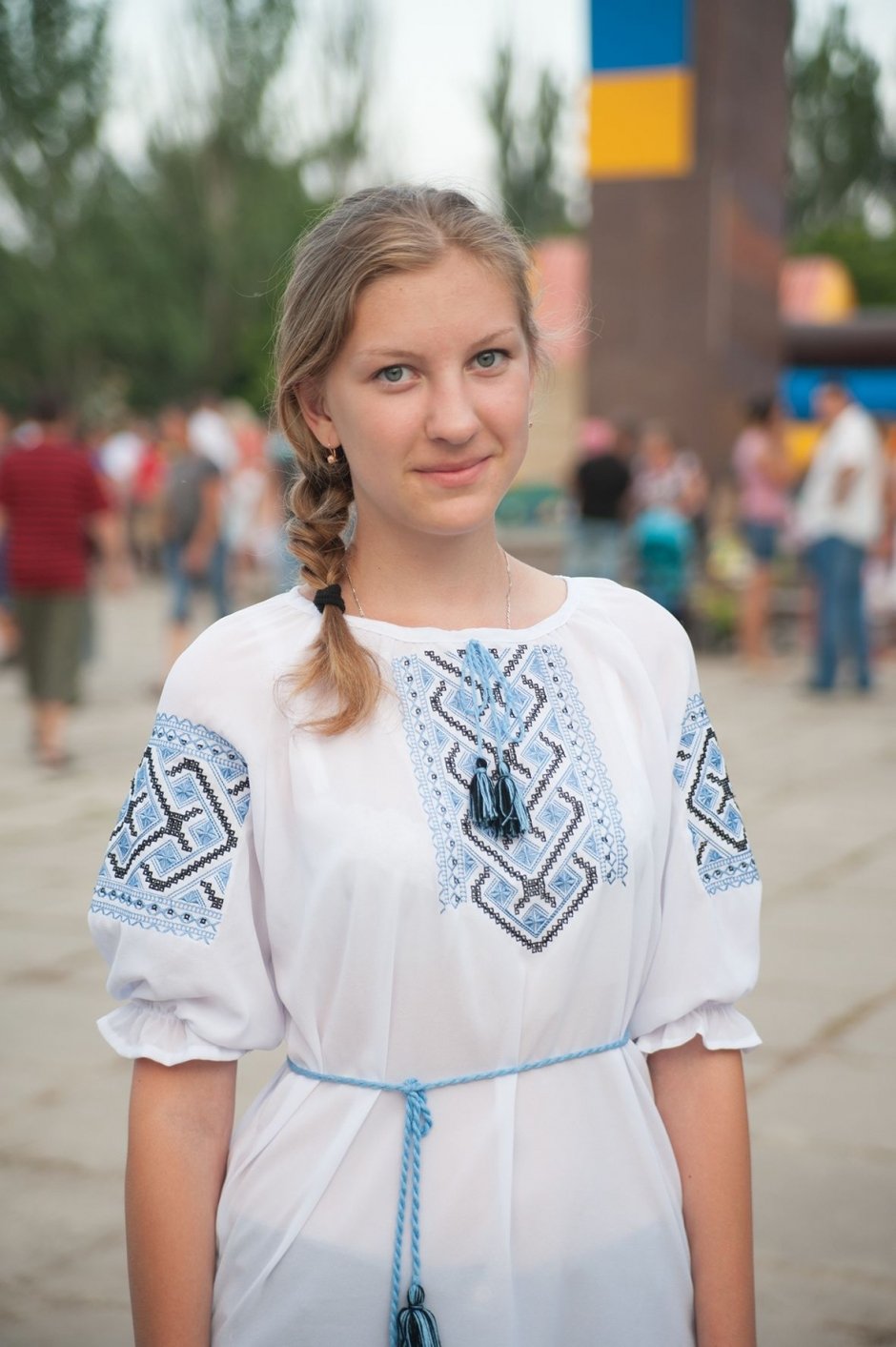 Марина, 14 лет. Этот фестиваль связан с природой и историей Украины, а я уважаю и ту, и другую. Подобную одежду ношу по случаю. Например, в школу, где мы, кстати, каждое утро начинаем с гимна Украины.
