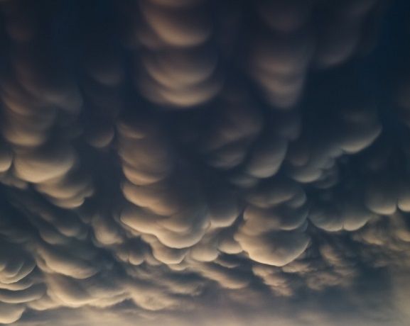Над Херсонщиной прошли необычные облака - мамматусы
