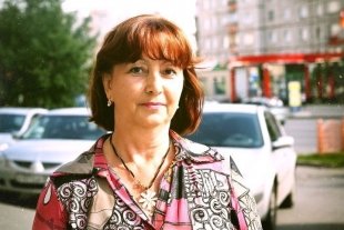 Екатерина Бондаренко, 58 лет  - Хоть какую-нибудь скидку на обувь рыжего цвета.