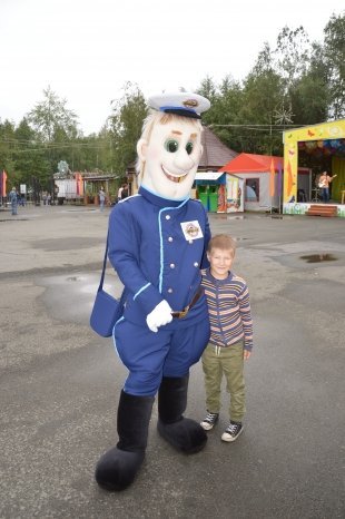 Дядя Степа с Дорожного Радио радует жителей на городском "Арбате"! 17.08.14 г.
