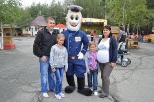 Дядя Степа с Дорожного Радио радует жителей на городском "Арбате"! 17.08.14 г.