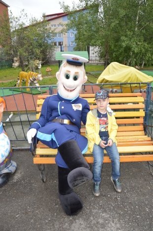 Дядя Степа с Дорожного Радио радует жителей на городском "Арбате"! 17.08.14 г.