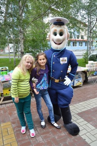 Дядя Степа с Дорожного Радио радует жителей на городском "Арбате"! 17.08.14 г.