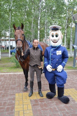 Дядя Степа с Дорожного Радио радует жителей на городском "Арбате"! 17.08.14 г.