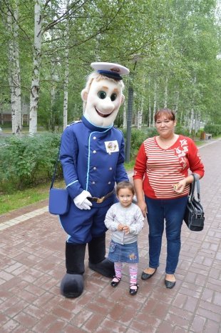 Дядя Степа с Дорожного Радио радует жителей на городском "Арбате"! 17.08.14 г.