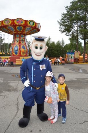 Дядя Степа с Дорожного Радио радует жителей на городском "Арбате"! 17.08.14 г.