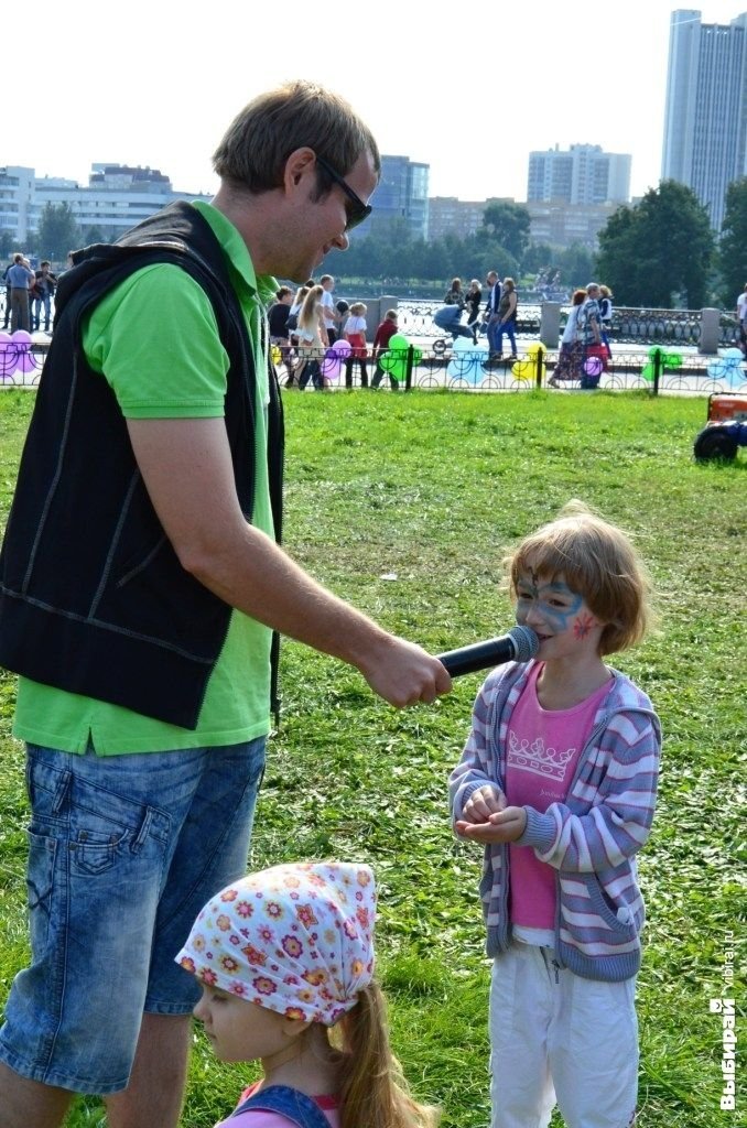 В День города на батуте смогли попрыгать и взрослые!