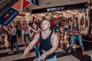 Ночь распродаж в ТРК Вива Лэнд