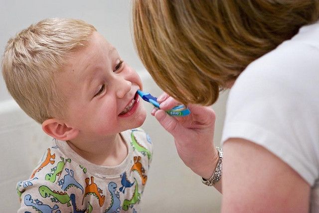 Детская стоматология в Екатеринбурге: где лечить молочные зубы