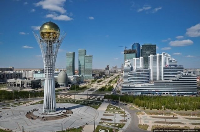 В Астане проходит акция "Столица мира и добра"