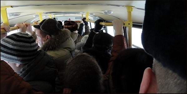 В городе начали считать пассажиров в автобусах и маршрутках.