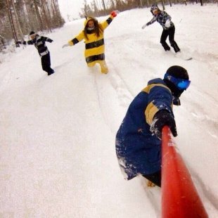 Майя (maya_pchellini): – Сборище по поводу открытия сноубордического сезона.