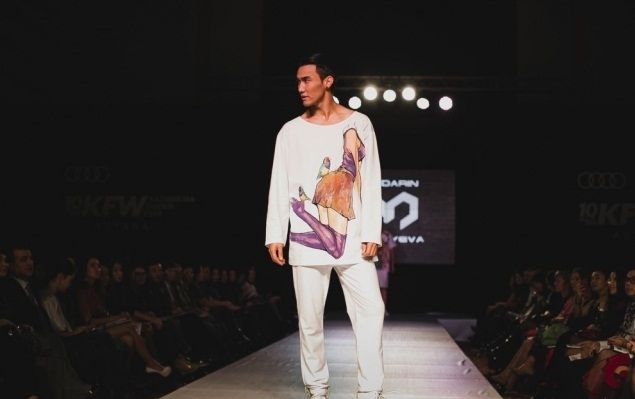 Неделя казахстанской моды в Астане не оставляет зрителя равнодушным 