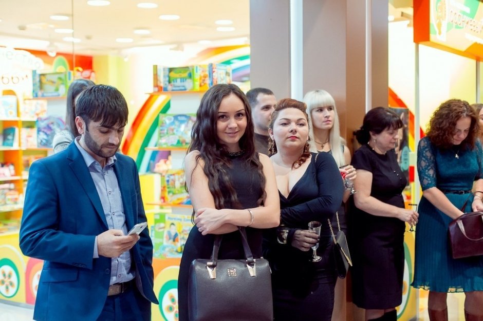 В lifestyle mall «Агора» состоялась зеркальная вечеринка Mirror party. 