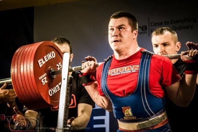 Хабаровчанин Юрий Белкин взял серебро на чемпионате мира по пауэрлифтингу, который проходил в США,  штат Колорадо  (с 3 по 8 ноября). 