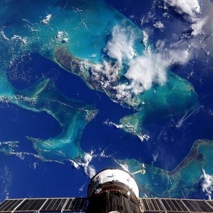 Багамские острова на фото космонавта Олега Артемьева