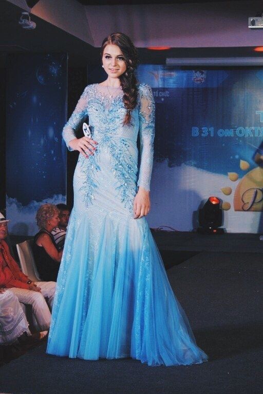 Пять карагандинок вернулись с конкурса красоты Miss International Vietnam с наградами.