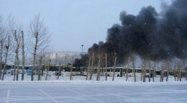 В праздник около велотрека "Сарыарка" сгорел автобус...