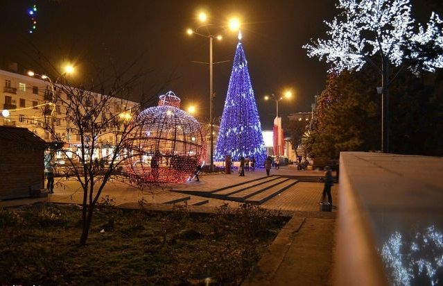 Грядет официальное открытие ростовской елки