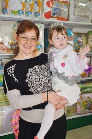 Наталья, 30 лет, бухгалтер Ребенок: дочь Алиса Очень хотела куклу Барби, а доченька просит куклу из мультика.