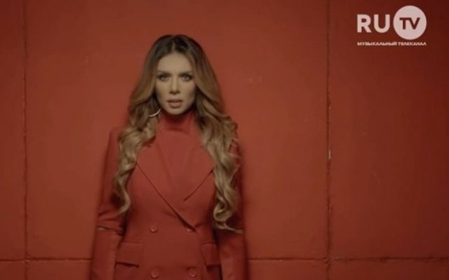Видео дня: Анна Седокова - Пираньи