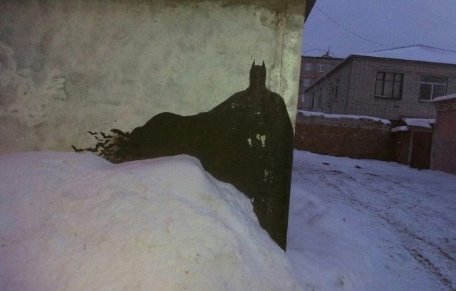 Курган охраняется супергероем