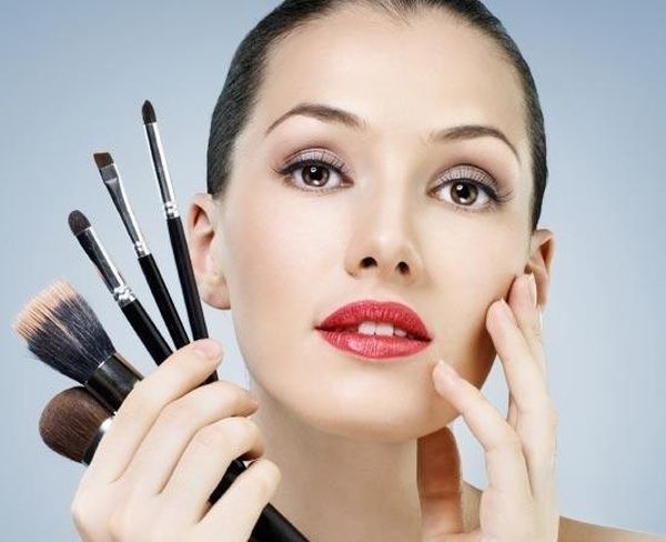 Ростовчанкам откроют секреты безупречного макияжа