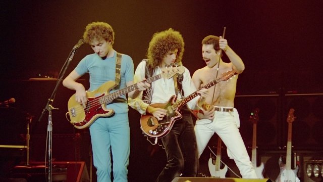 «Чарли» покажет легендарный концерт Queen