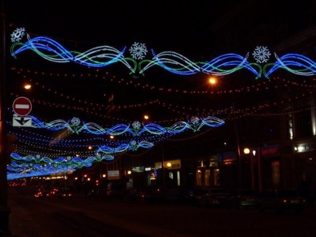 Праздничная иллюминация обещает освещать улицы до весны