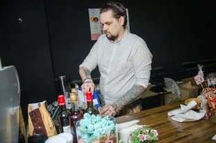 Sunday Up Market Ekaterinburg Shopping