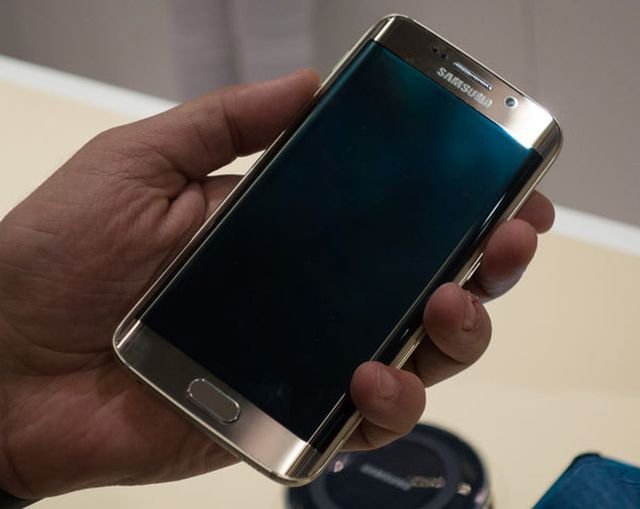 Samsung представила смартфоны Galaxy S6 и S6 Edge