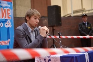 Автограф-сессия с Антоном Шипулиным