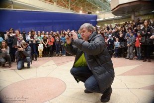Автограф-сессия с Антоном Шипулиным