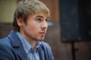 Автограф-сессия с Антоном Шипулиным