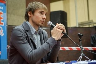 Автограф-сессия с Антоном Шипулиным