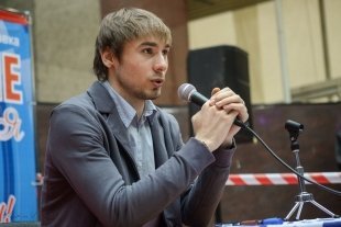 Автограф-сессия с Антоном Шипулиным