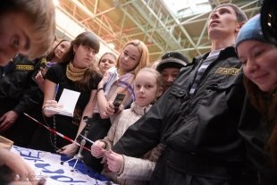 Автограф-сессия с Антоном Шипулиным