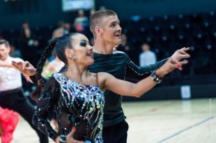 В Караганде прошел открытый чемпионат по спортивным танцам.