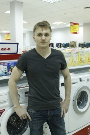 Дмитрий, 30 лет, заместитель руководителя Для того, чтобы иметь возможность улучшать режимы стирки, писать собственные программы и управлять стиральной машинкой с телефона в режиме онлайн.
