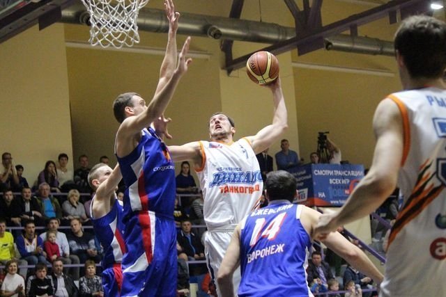 Челябинская команда «Динамо» вышла в полуфинал Высшей лиги по баскетболу