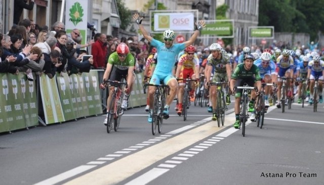 Спринтер велокоманды "Астана" Андреа Гуардини победил на этапе гонки во Франции