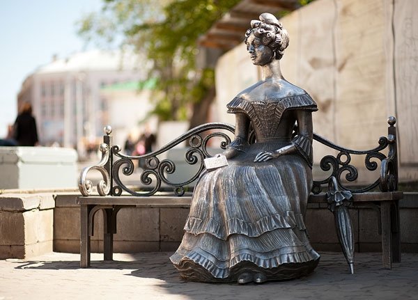 Любочка собирает манатки 