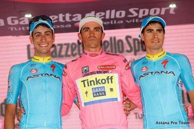 Гонщики команды "Астана" заняли второе и третье место на Джиро д'Италия и победили в командном зачете
