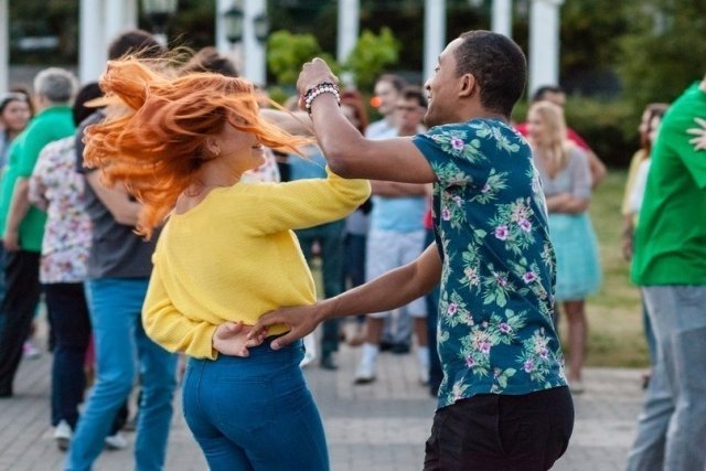 В Воронежских парках пройдут бесплатные танцевальные вечеринки